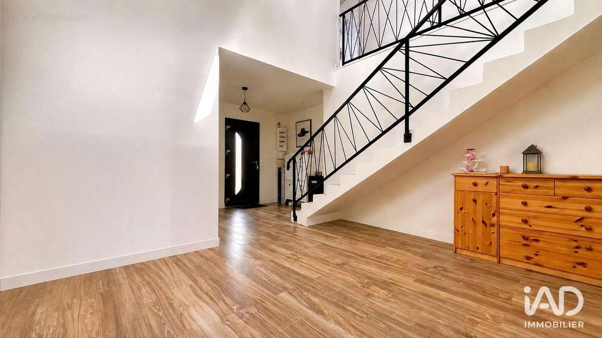 Photo 2 - Maison à LA VILLE-DU-BOIS