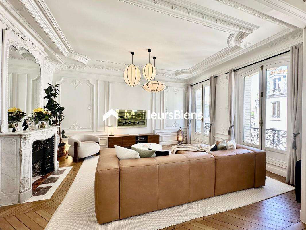 Appartement à PARIS-10E