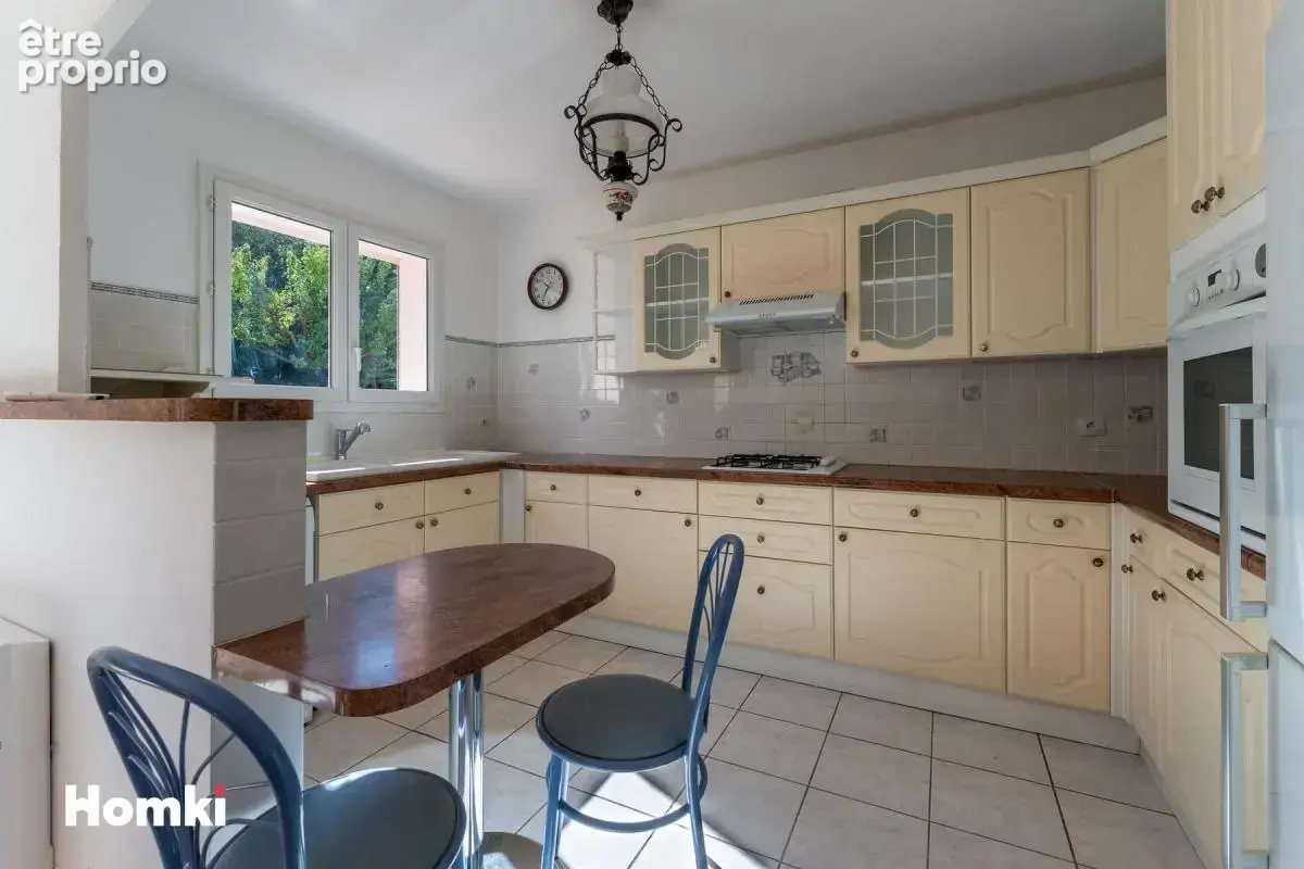 Maison/Villa T4 de 86 m² à Saint-Gilles 30800 - photo 6