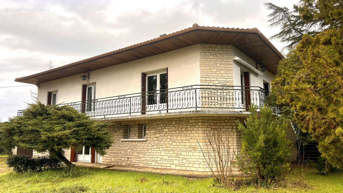 Maison à MONTAYRAL