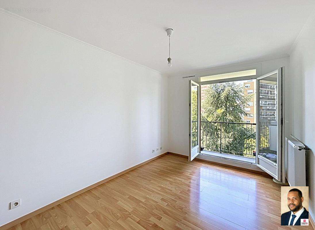 Appartement Vitry Sur Seine 5 pièces 102 m2 avec balcons (Cave + stationnement) - photo 11