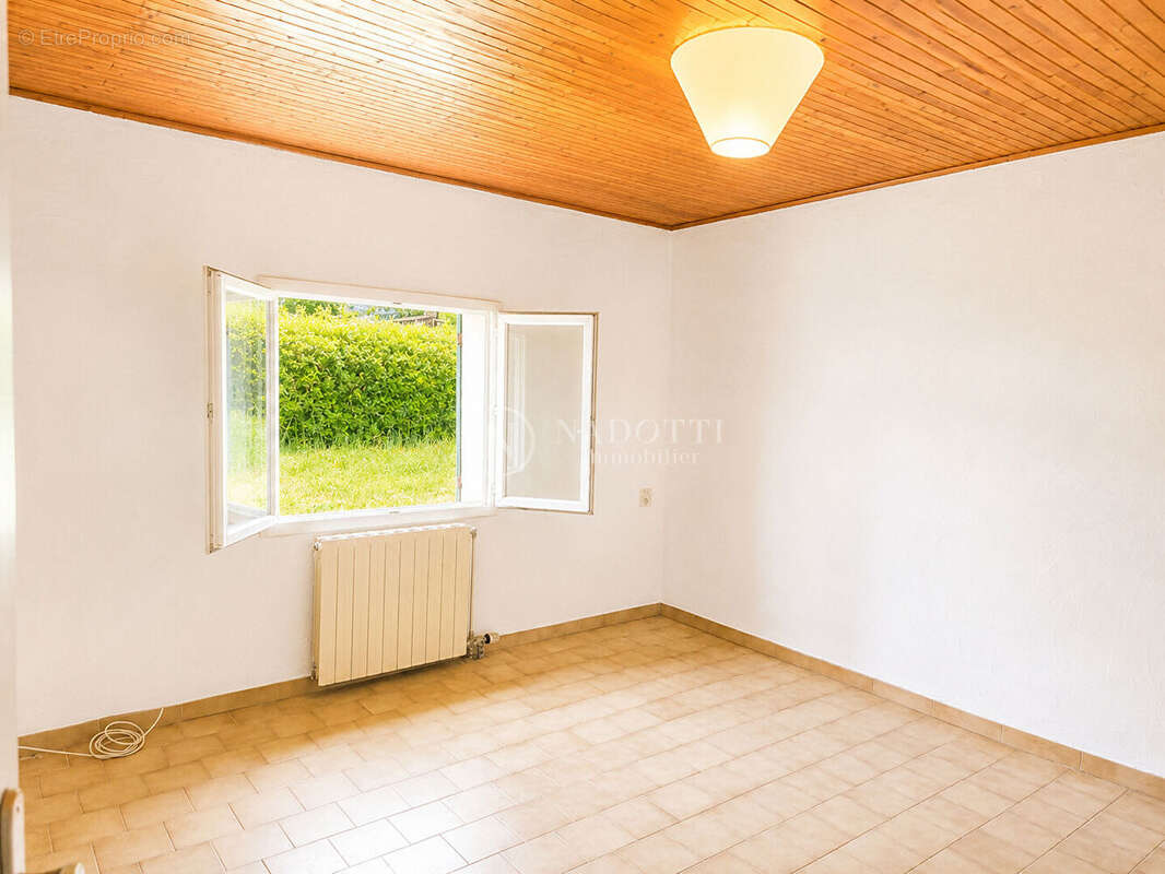 Maison à CABRIERES-D'AVIGNON