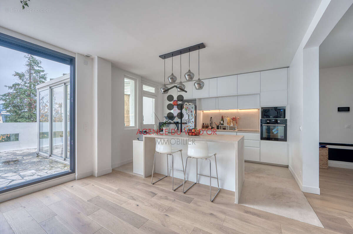 Maison à SURESNES