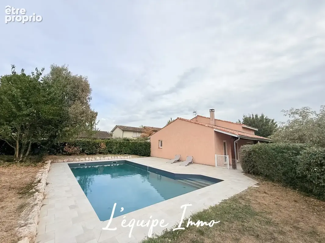 Au bord du lac de Plaisance- Maison T6 - 170 m2 - Grand garage- Piscine- Atelier- - photo 10