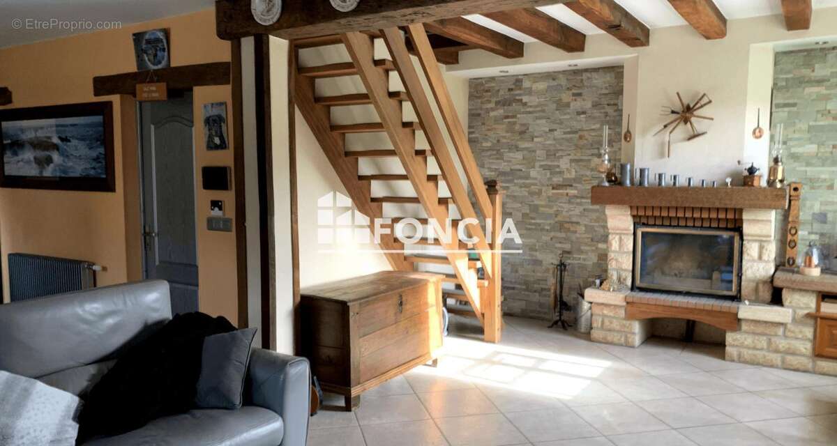 Maison à SAINT-OUEN-EN-BELIN