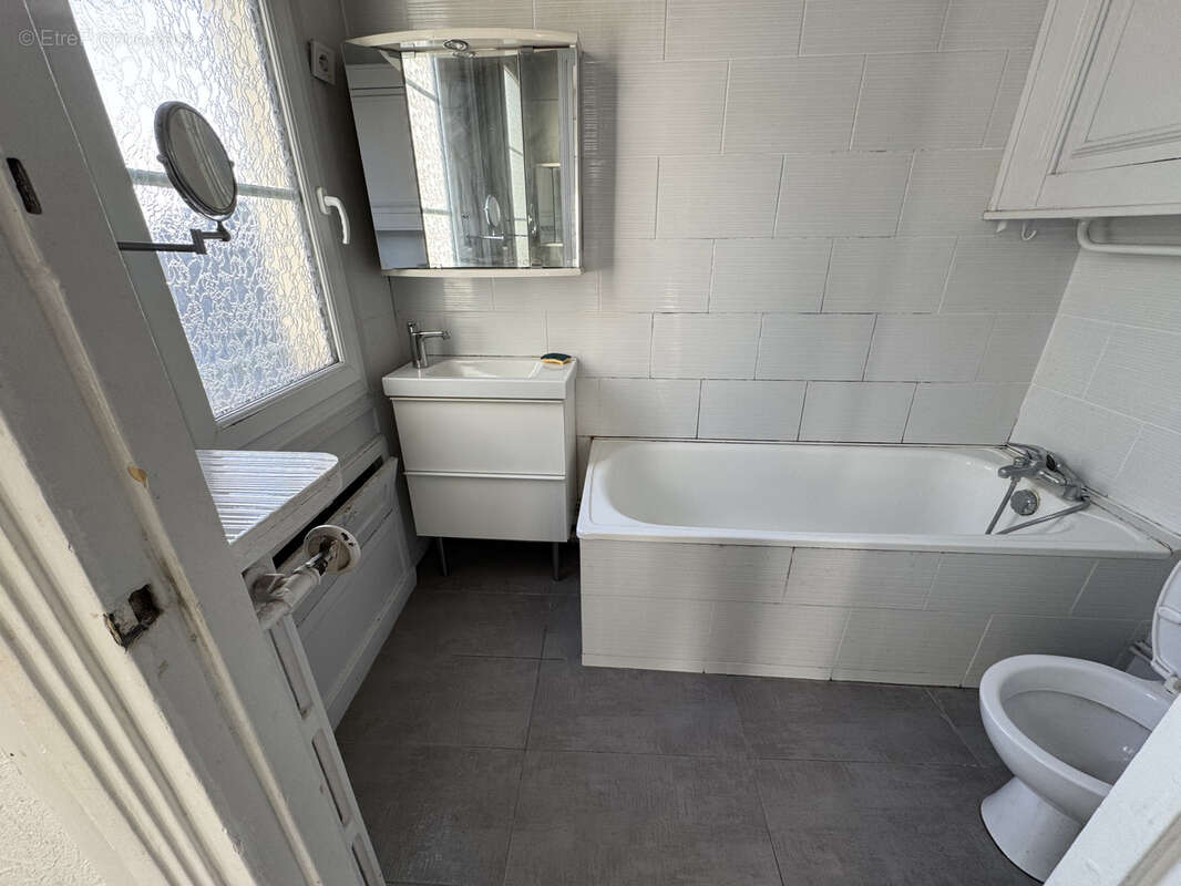 Appartement à PARIS-17E