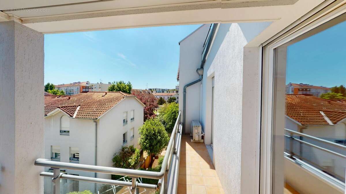 CROIX-ROUSSE  Duplex d'Exception en Dernier Étage, Terrasses Plein Sud - photo 19