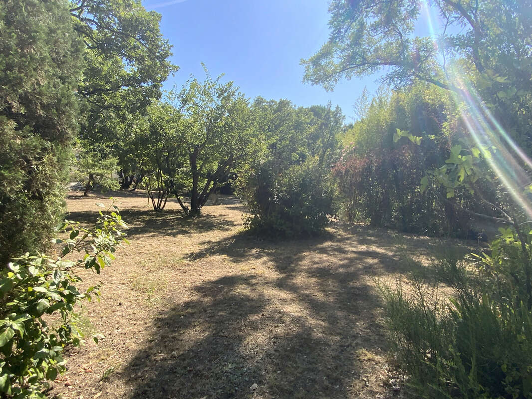 Terrain à UZES