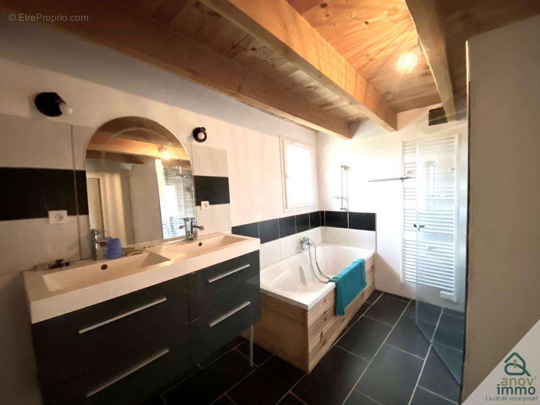 Maison à SCORBE-CLAIRVAUX