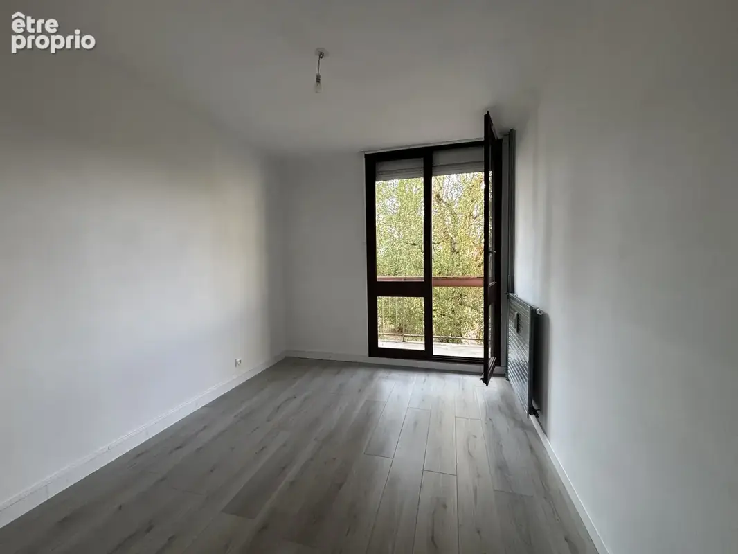 CHATILLON -SUR-SEINE : Résidence LES MERISIERS :  Appartement de 60m2 rénové au 1er étage avec garage . - photo 8