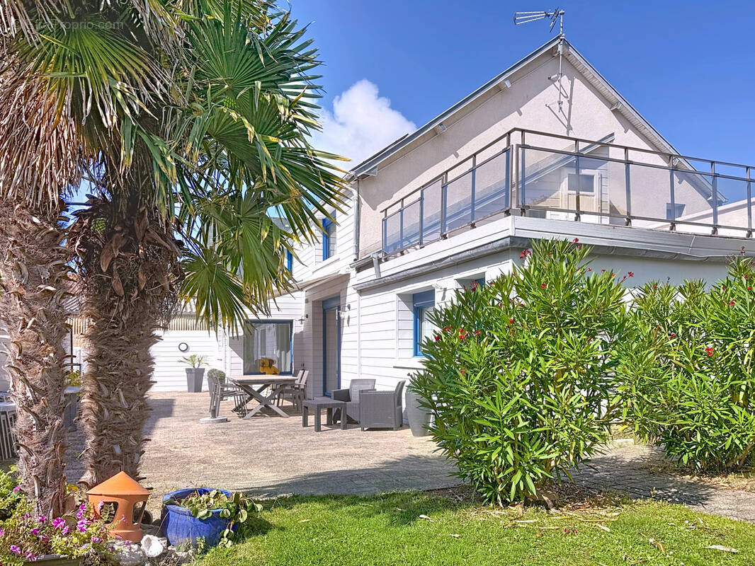 Maison à JULLOUVILLE