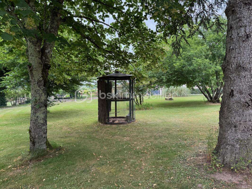 Maison à SAINT-VINCENT-JALMOUTIERS