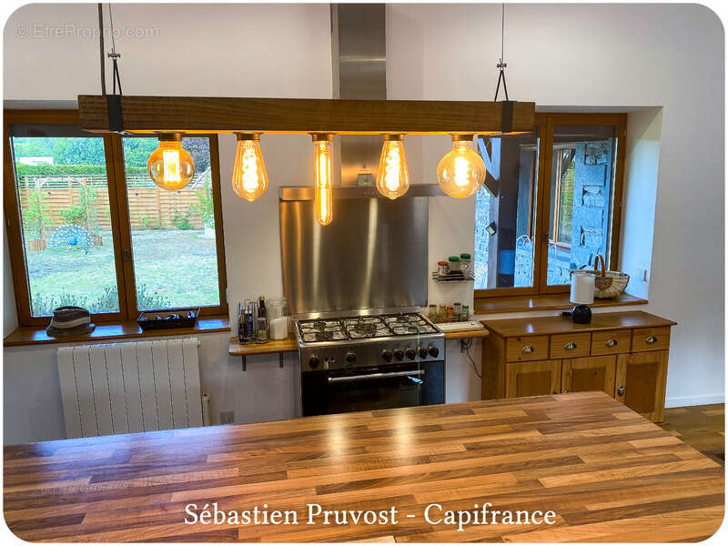 Maison à SAINT-PARDOUX-LA-RIVIERE