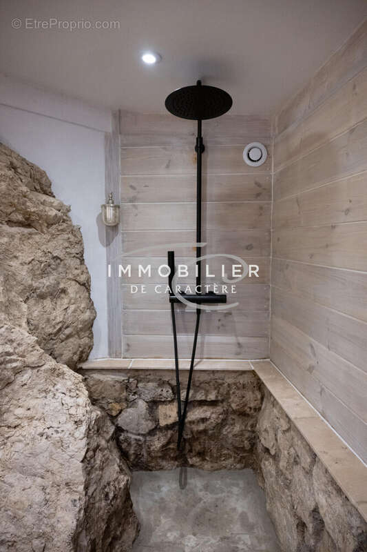 Maison 200 m² à Tourrettes-Sur-Loup  - photo 8