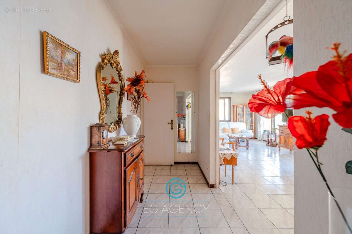 Appartement à MARSEILLE-9E