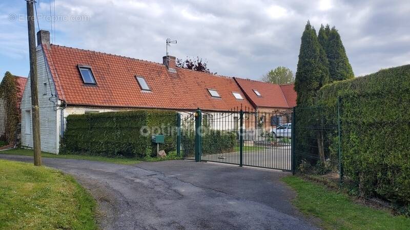 Maison à LATTRE-SAINT-QUENTIN