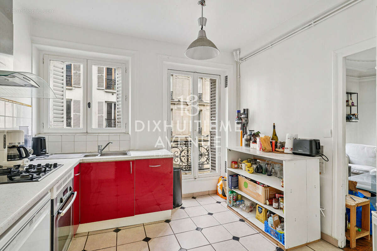 Appartement à PARIS-18E