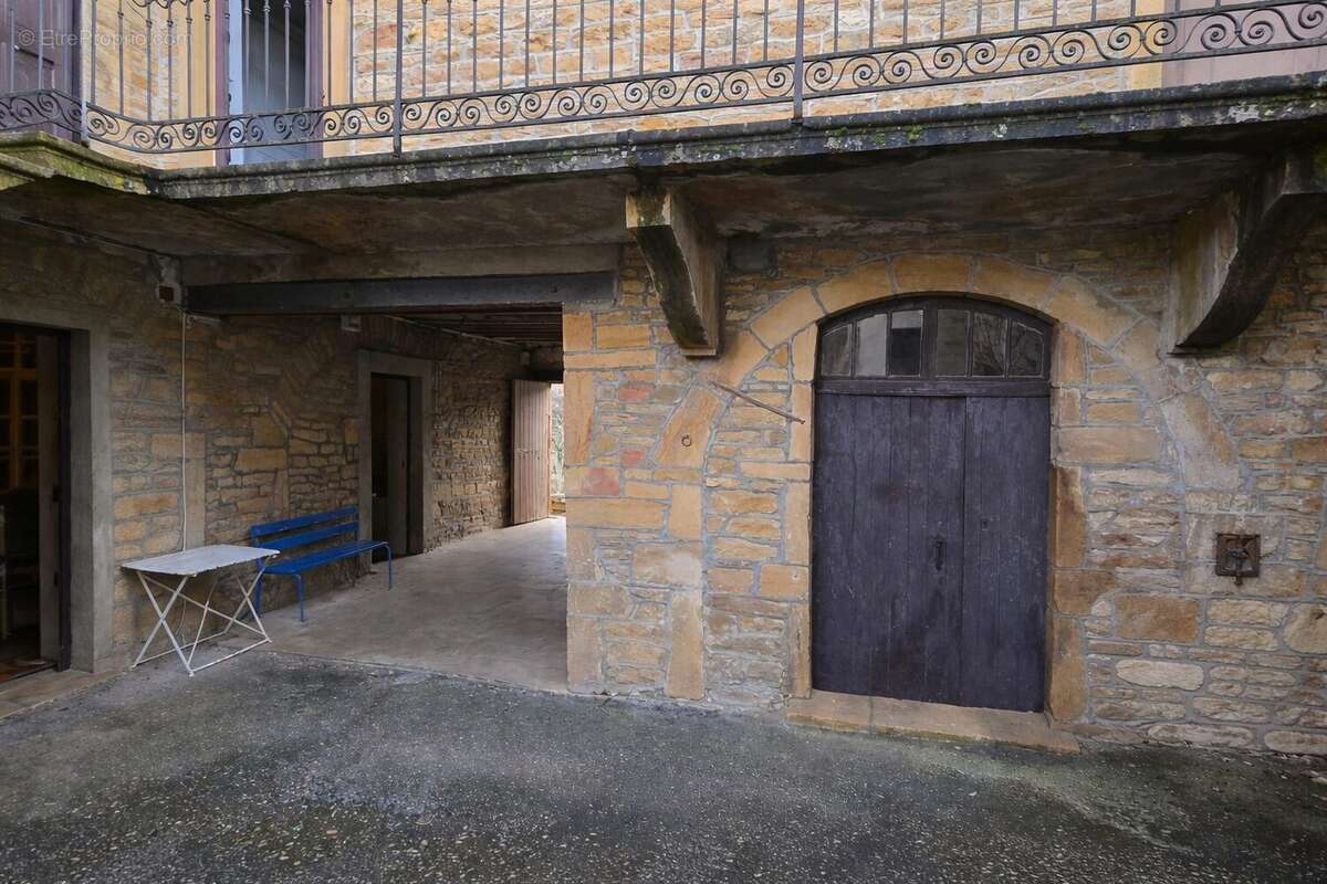 Maison à VILLE-SUR-JARNIOUX