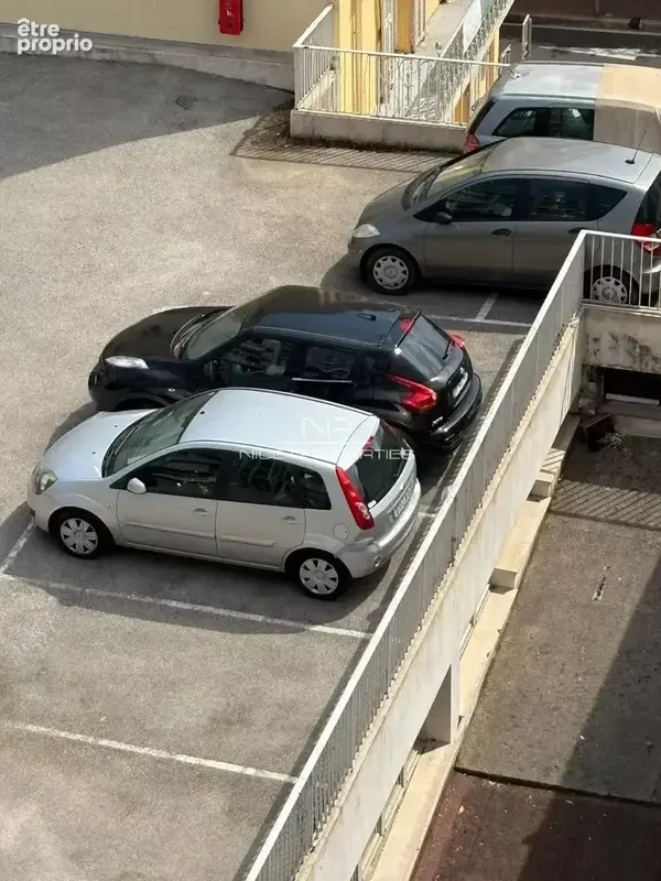 Parking rue gounot - photo 2