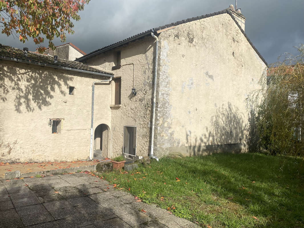 Maison à MAGNAC-LAVAL