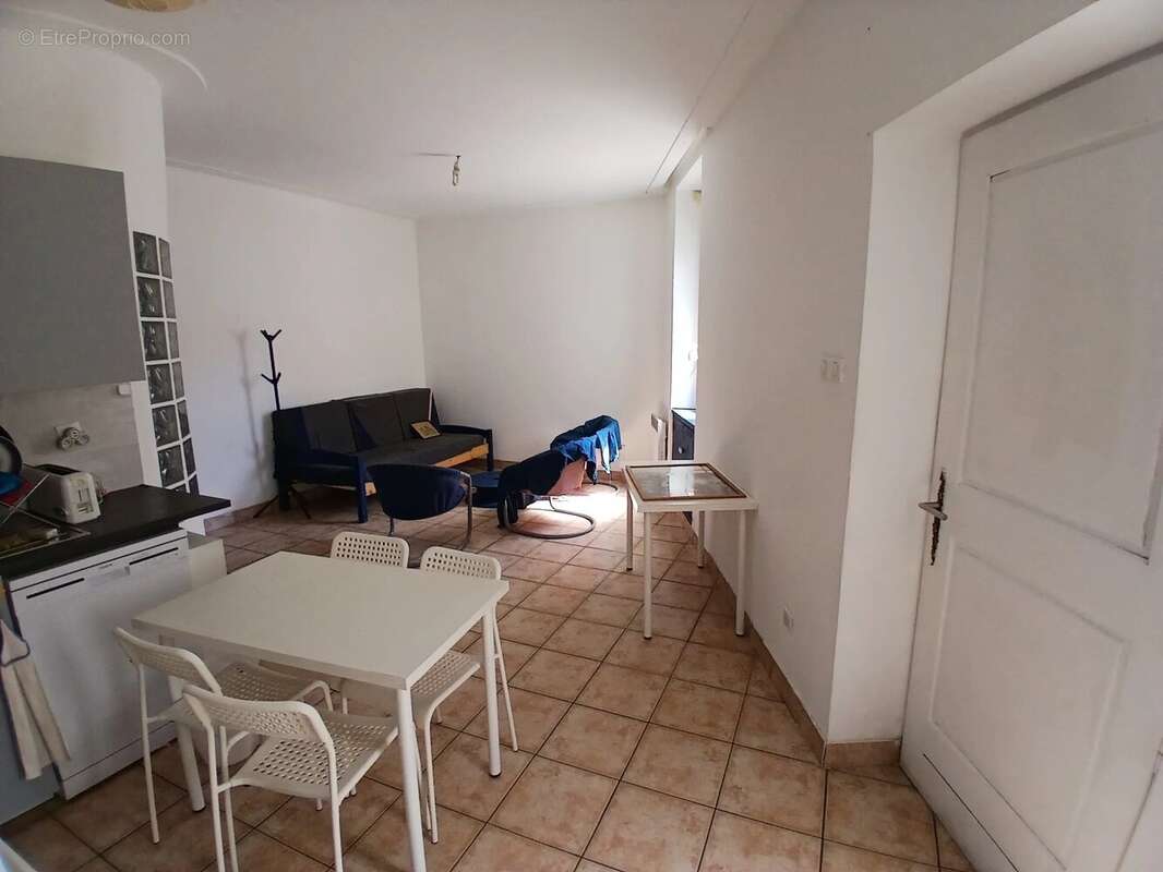 T2 meublé – 39,46 m² – Endoume / Corniche – 13007 Marseille - photo 3