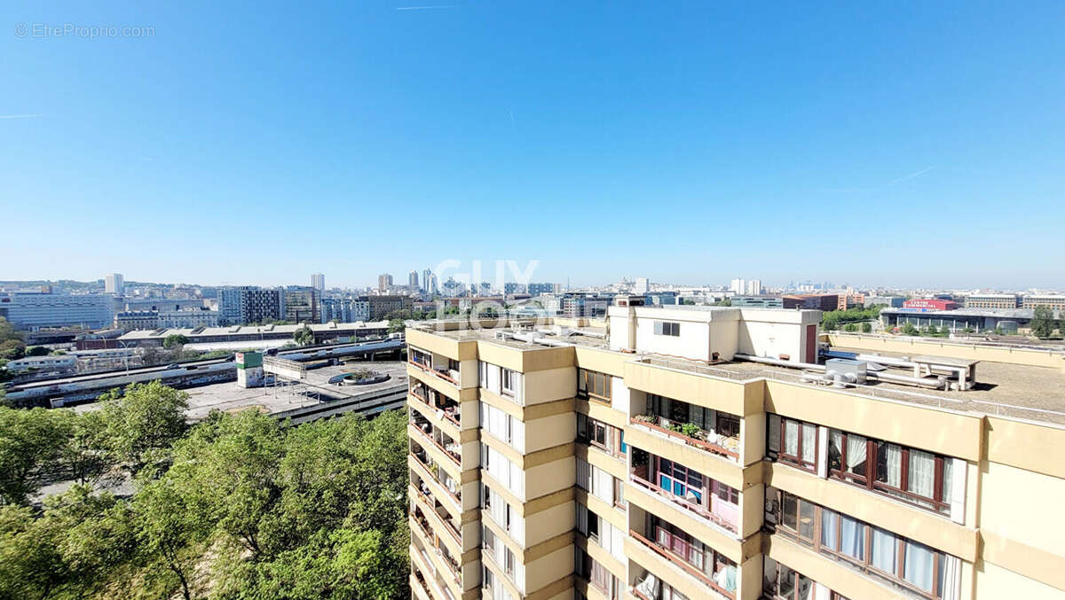 Appartement à AUBERVILLIERS