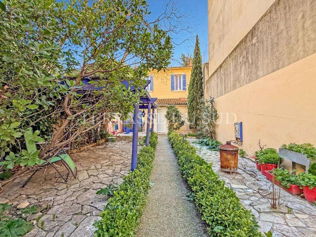 Maison à MARSEILLE-5E