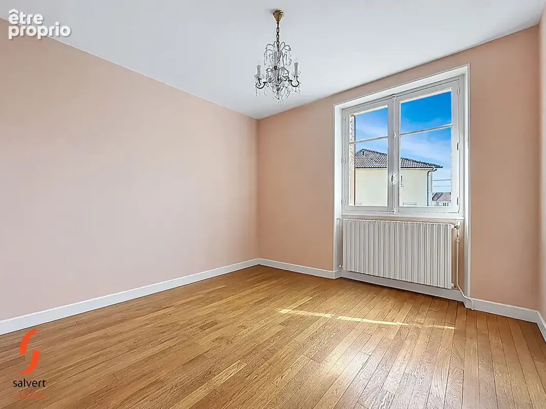 A vendre, Maison 4 chambres,  45 m² de garage - photo 7