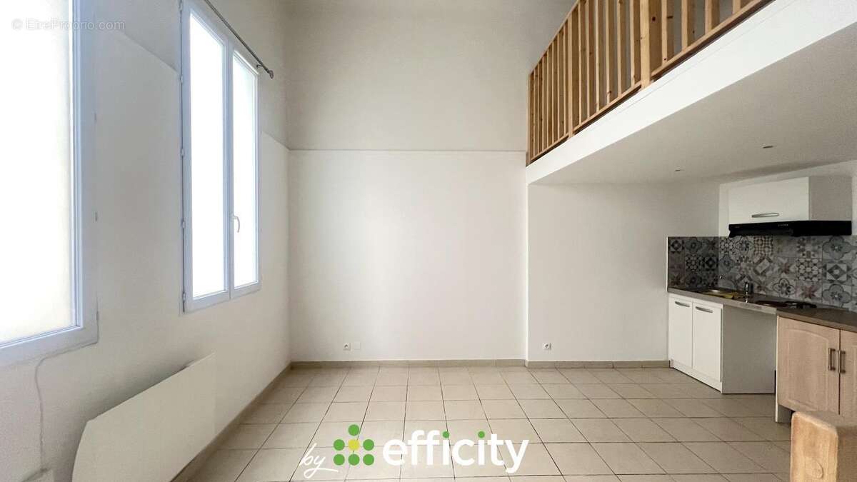 Appartement à MARSEILLE-3E