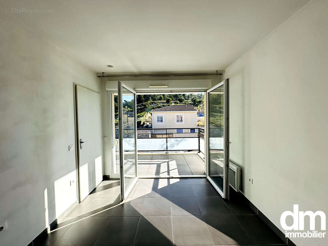 Appartement à ENSUES-LA-REDONNE