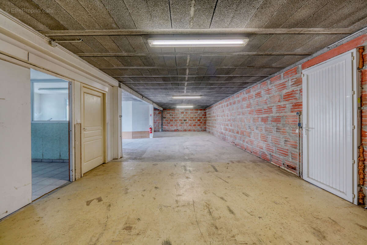 Commerce à MARANSIN