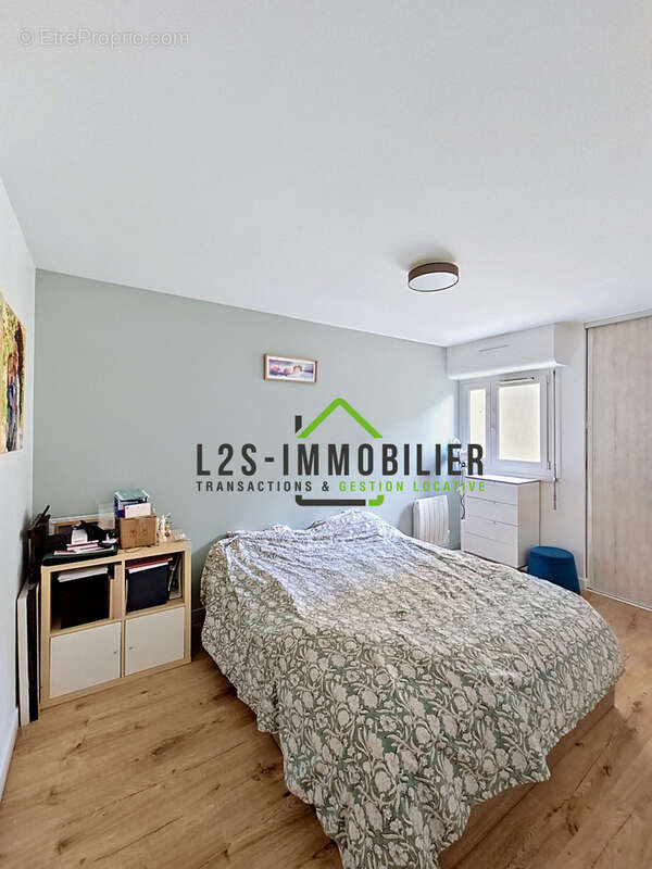 Appartement à EZANVILLE