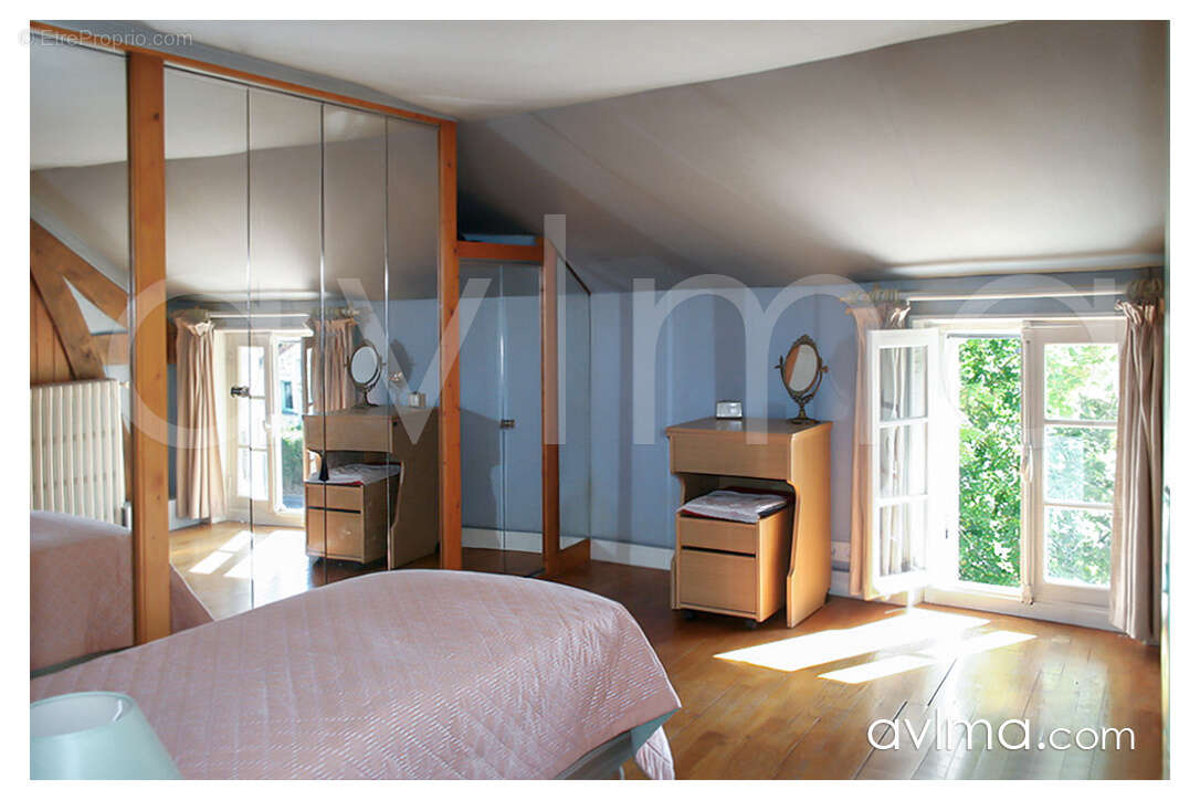 Maison à CRESPIERES