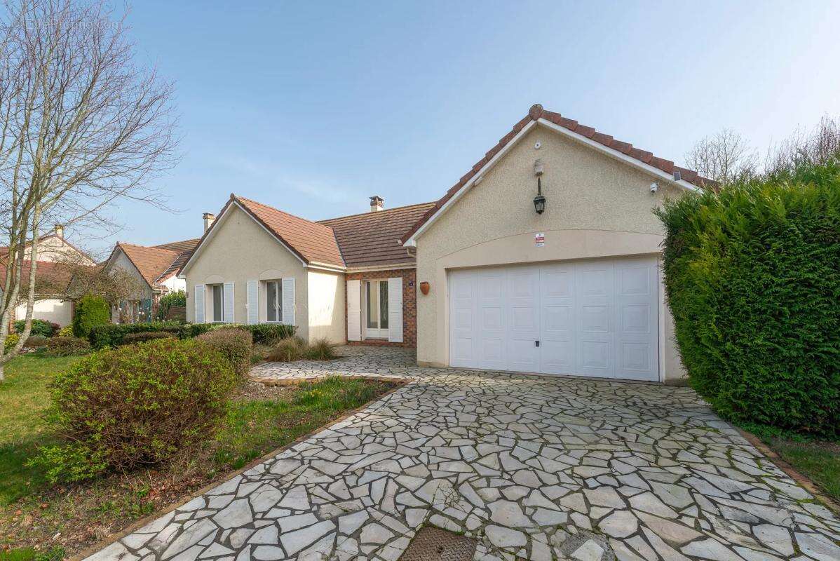 Maison à CLAYE-SOUILLY