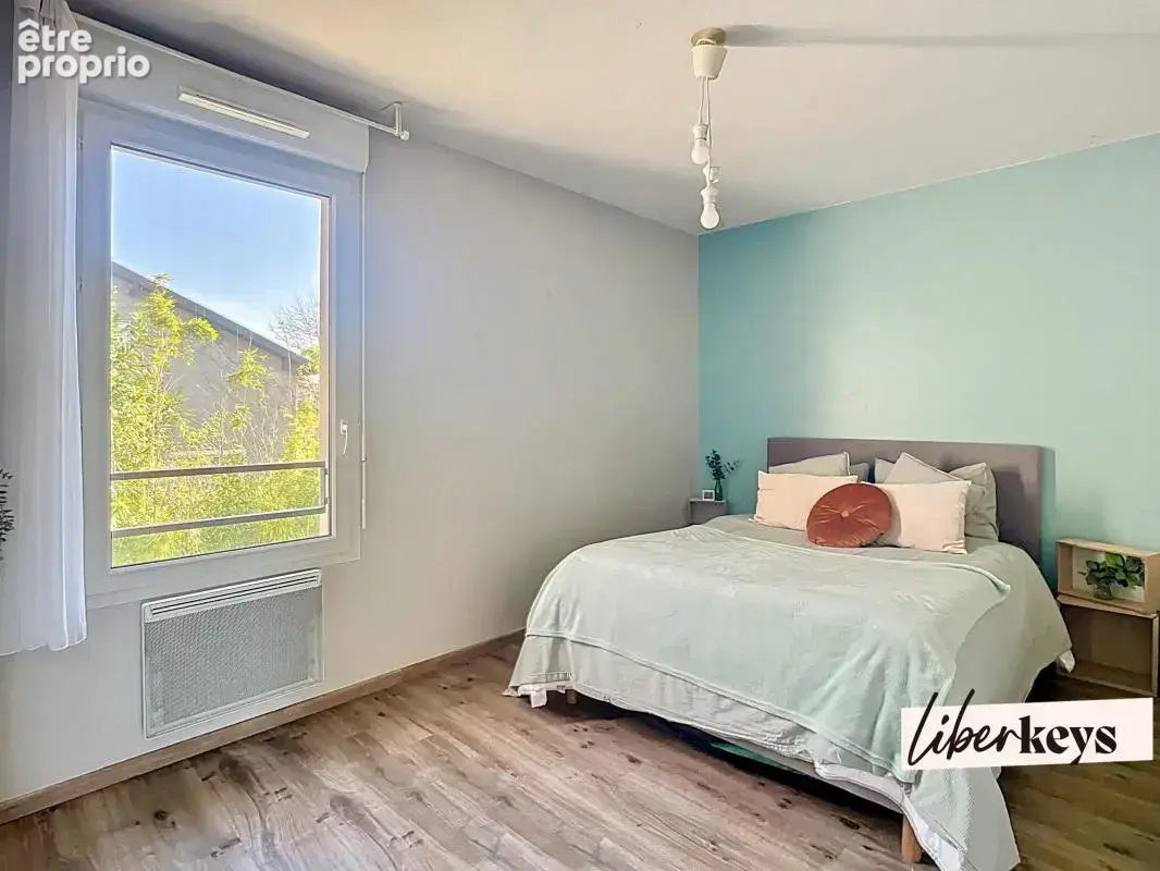Duplex T5 traversant / Rillieux-village / dernier étage / terrasse ouest / stationnement - photo 5