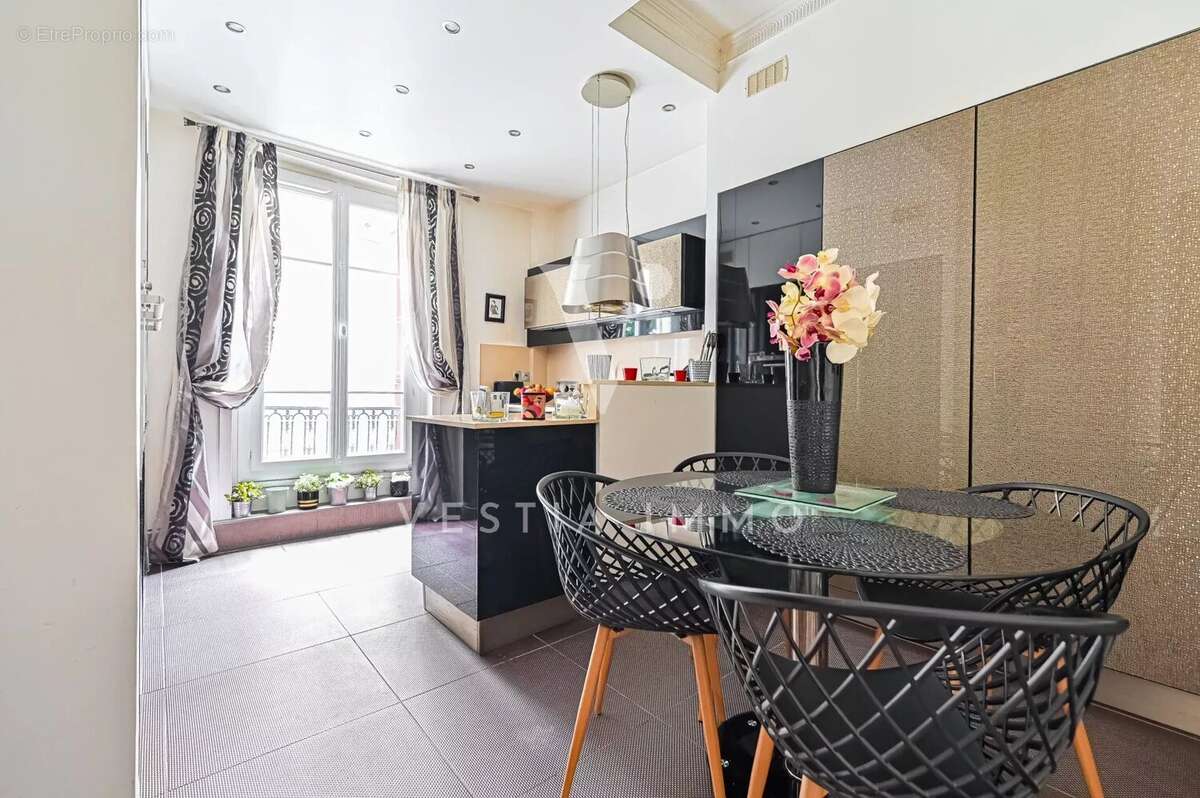 Appartement à NEUILLY-SUR-SEINE