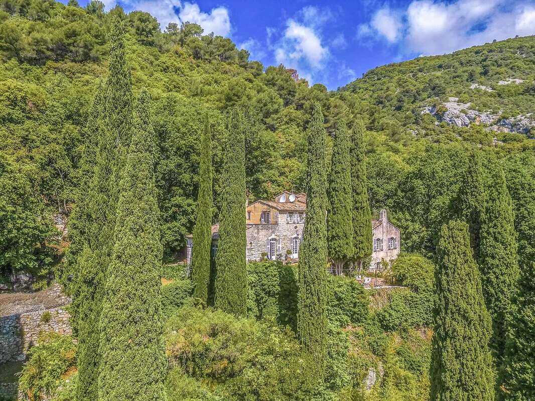 Maison à TOURRETTES-SUR-LOUP