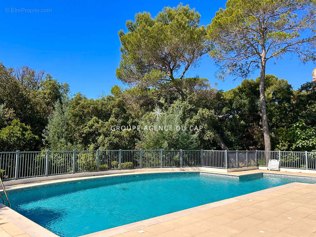Appartement 4 pieces  109 m2 dernier etage piscine garage saint-raphael - photo 3