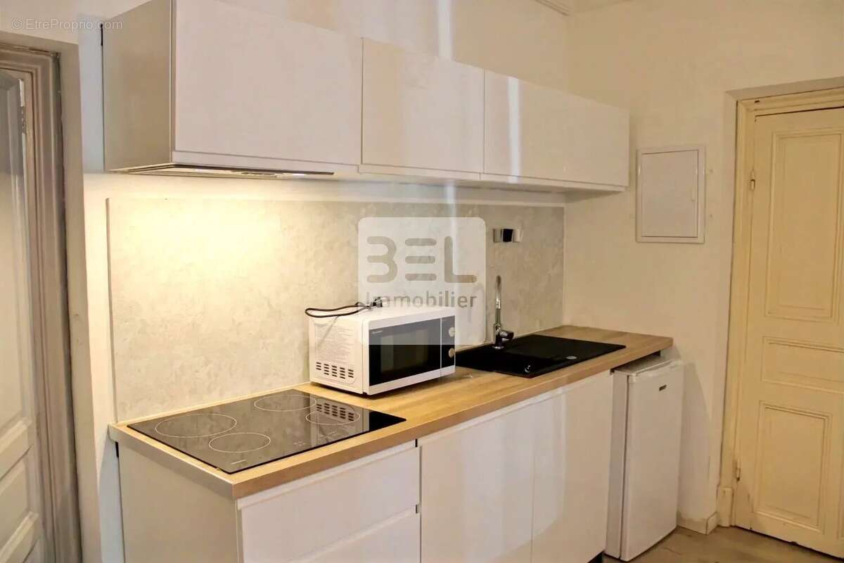 Appartement à LAUDUN-L'ARDOISE
