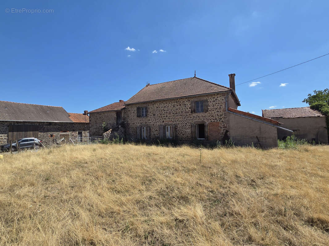 Maison en pierres avec dépendances et grand potentiel, au cœur d’un hameau paisible - photo 24