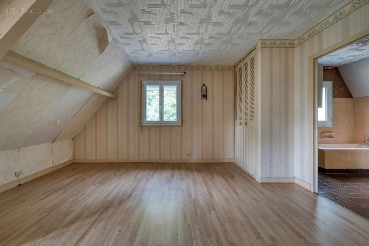 Maison familiale 10 pieces - 6 chambres - sous sol total - terrain de 1800m2 - photo 29