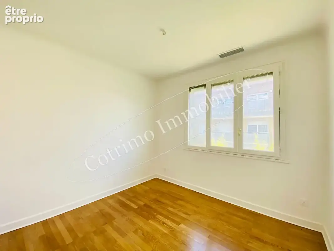 Appartement Vaulx En Velin village 5 pièces 116 m²+jardin - photo 4