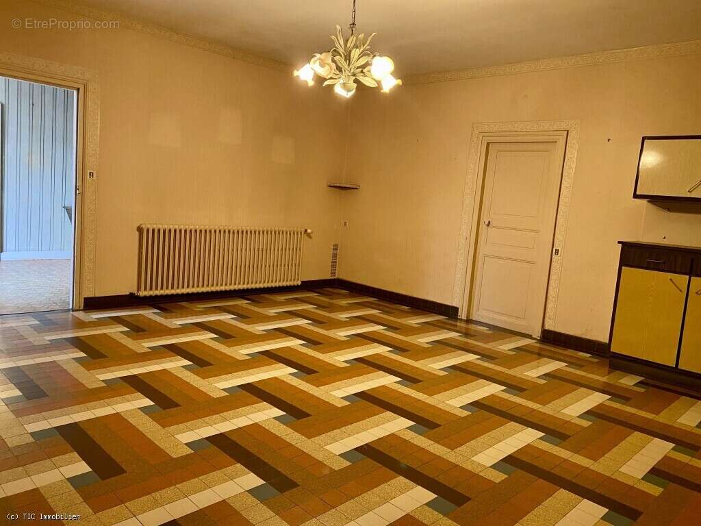 Maison à VILLEFAGNAN