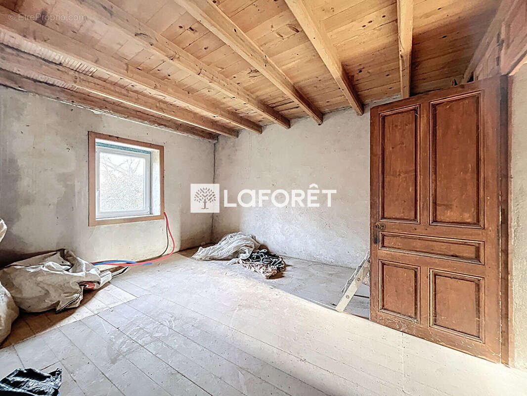 Maison à SAINT-JULIEN