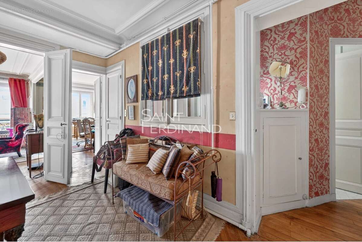 Appartement à PARIS-8E