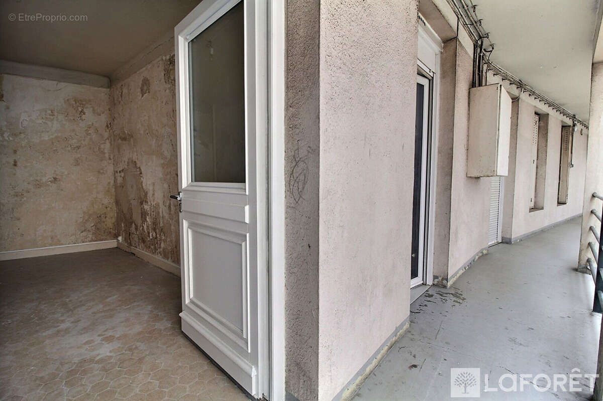 Appartement à LA GARENNE-COLOMBES