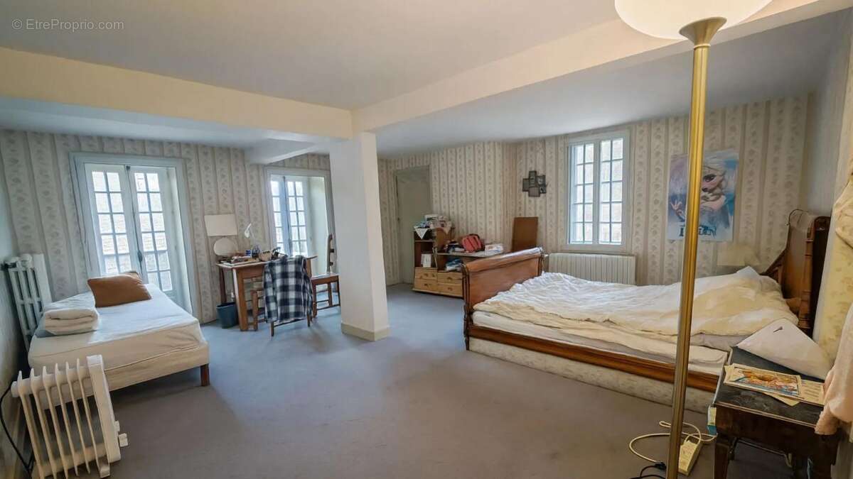 Maison à LUCENAY-L&#039;EVEQUE