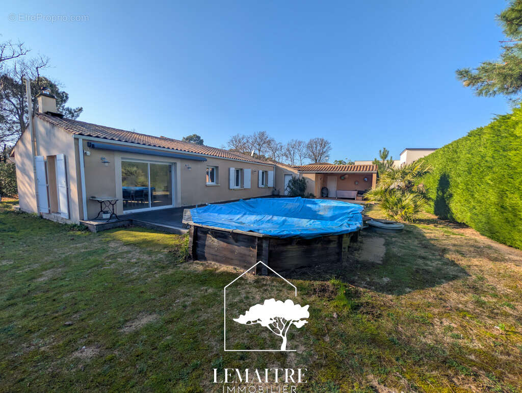 Maison à LES MATHES