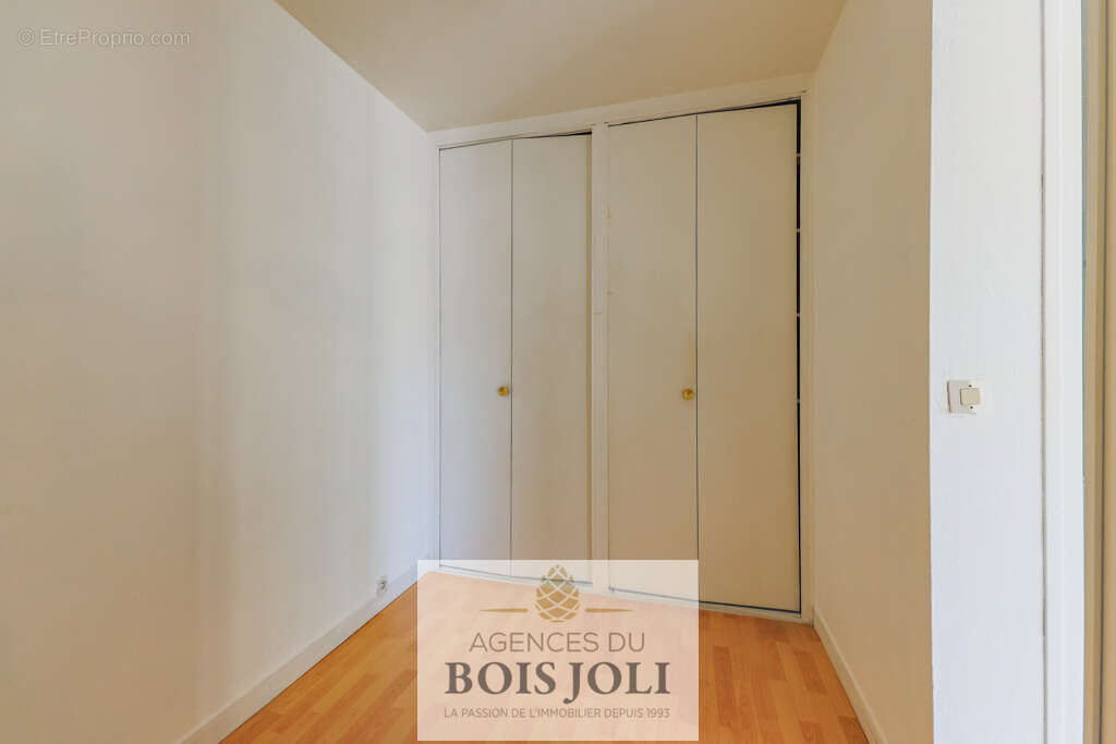 Appartement à COURBEVOIE
