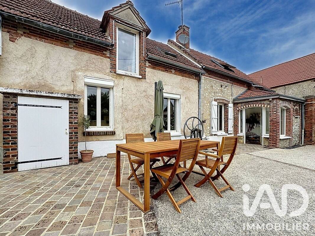 Photo 1 - Maison à BEVILLE-LE-COMTE